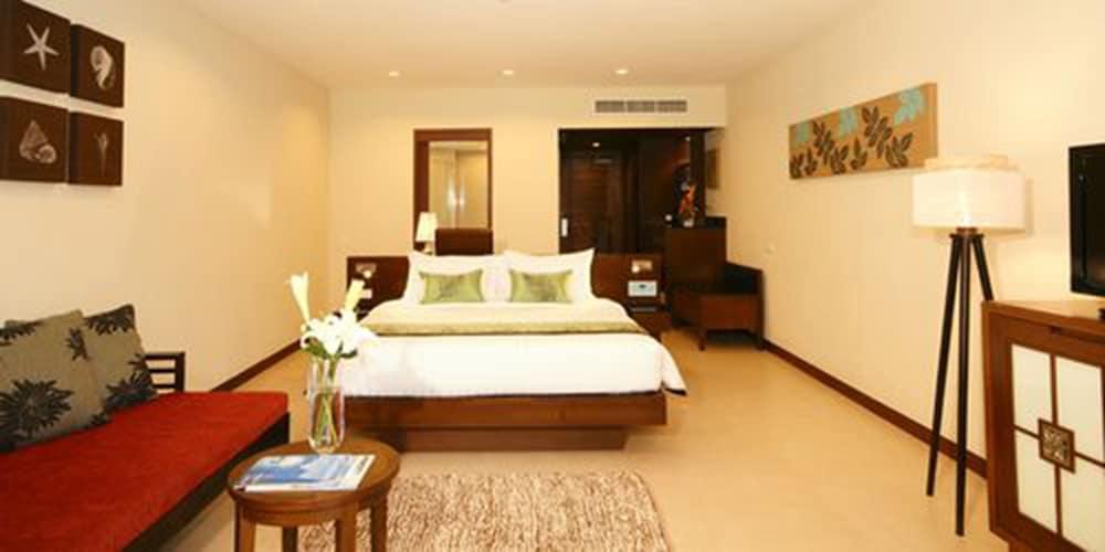 The Heritage 4*